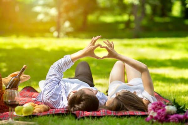 43 Pure romantic date conversation topics for married couples.